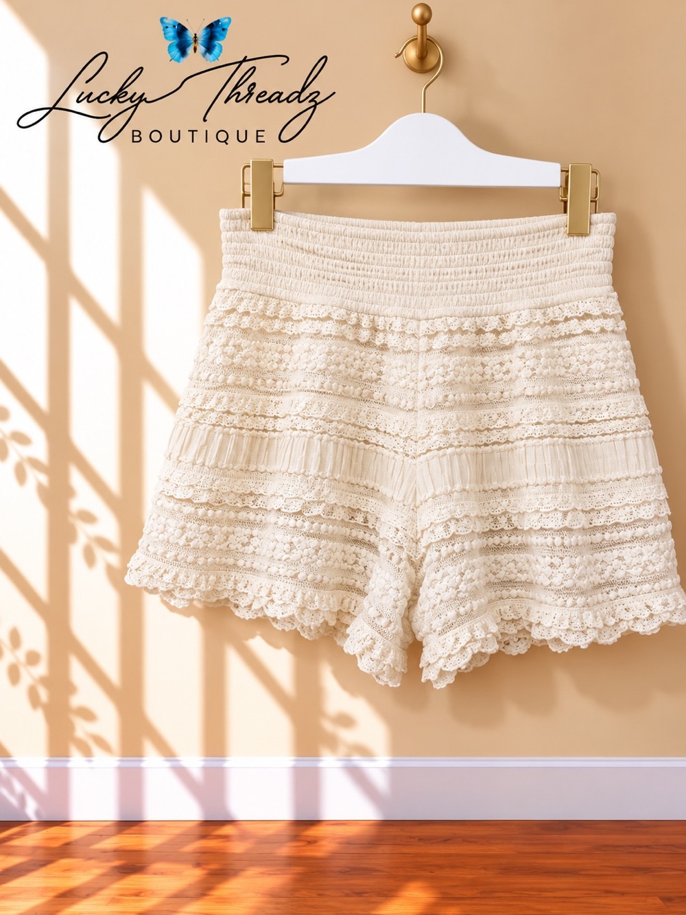 Ivory Boho Lace Tiered Ruffle Shorts Medium Smocked Waist Coquette La Peche